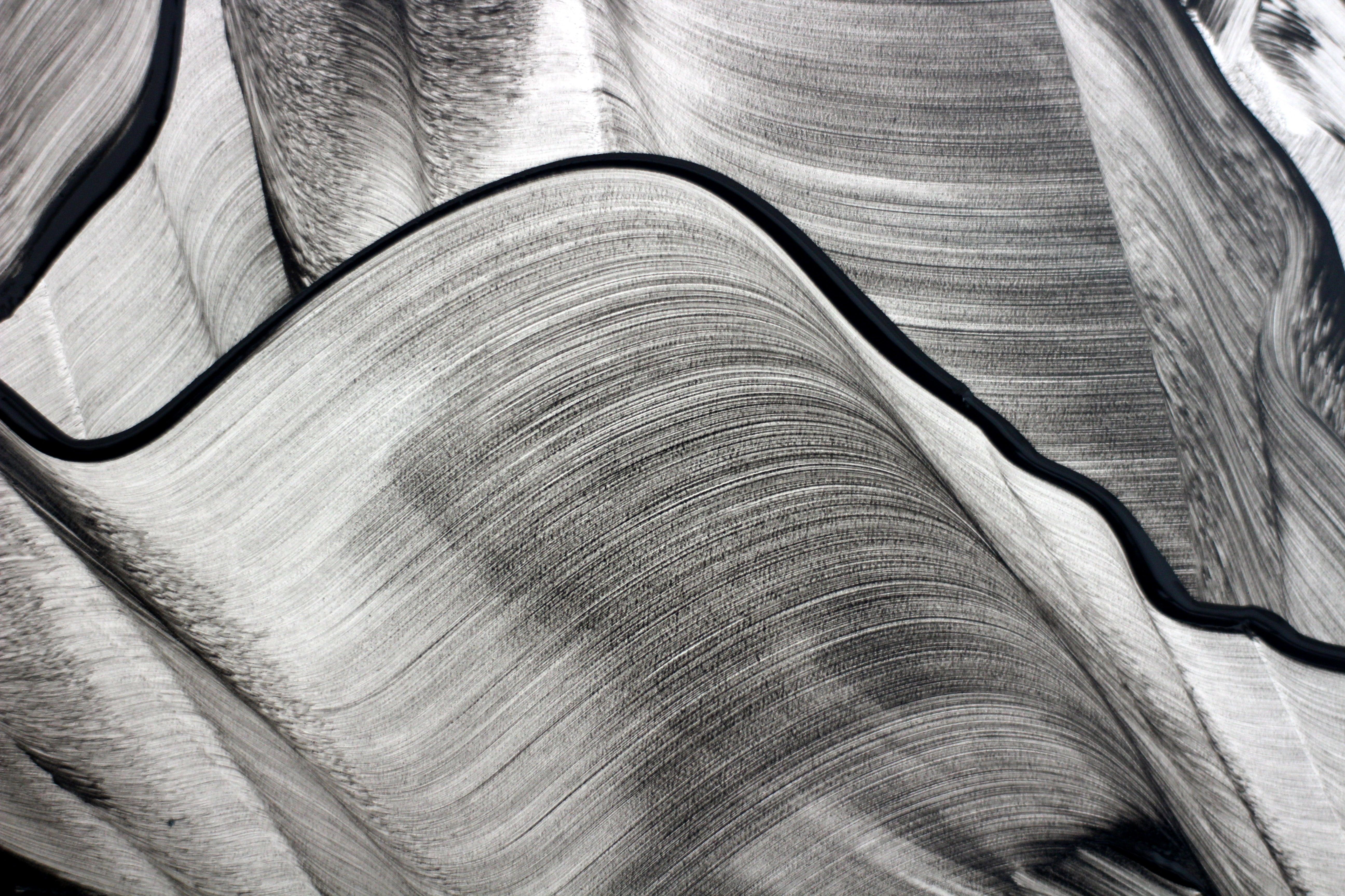 Abstract Black and White Flowing Lines Artwork · Free Stock Photo