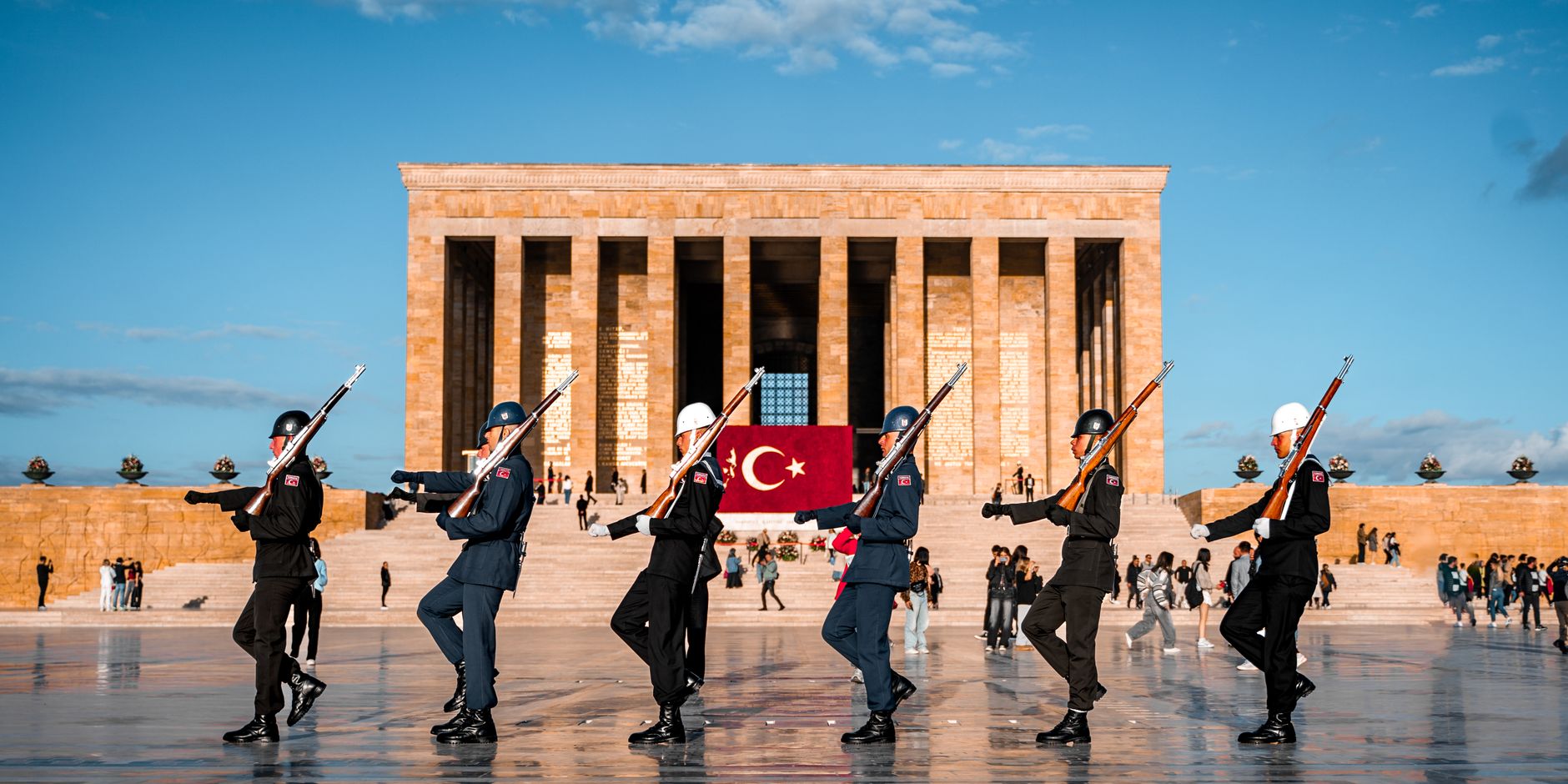 Tarih Temsilleri Karşılaştırması: Kim Kazanır?