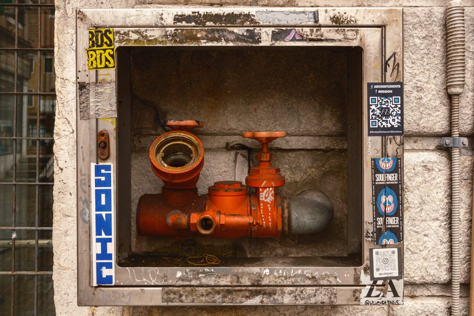 QR‑Enabled Flyer for On‑Site Install Discounts