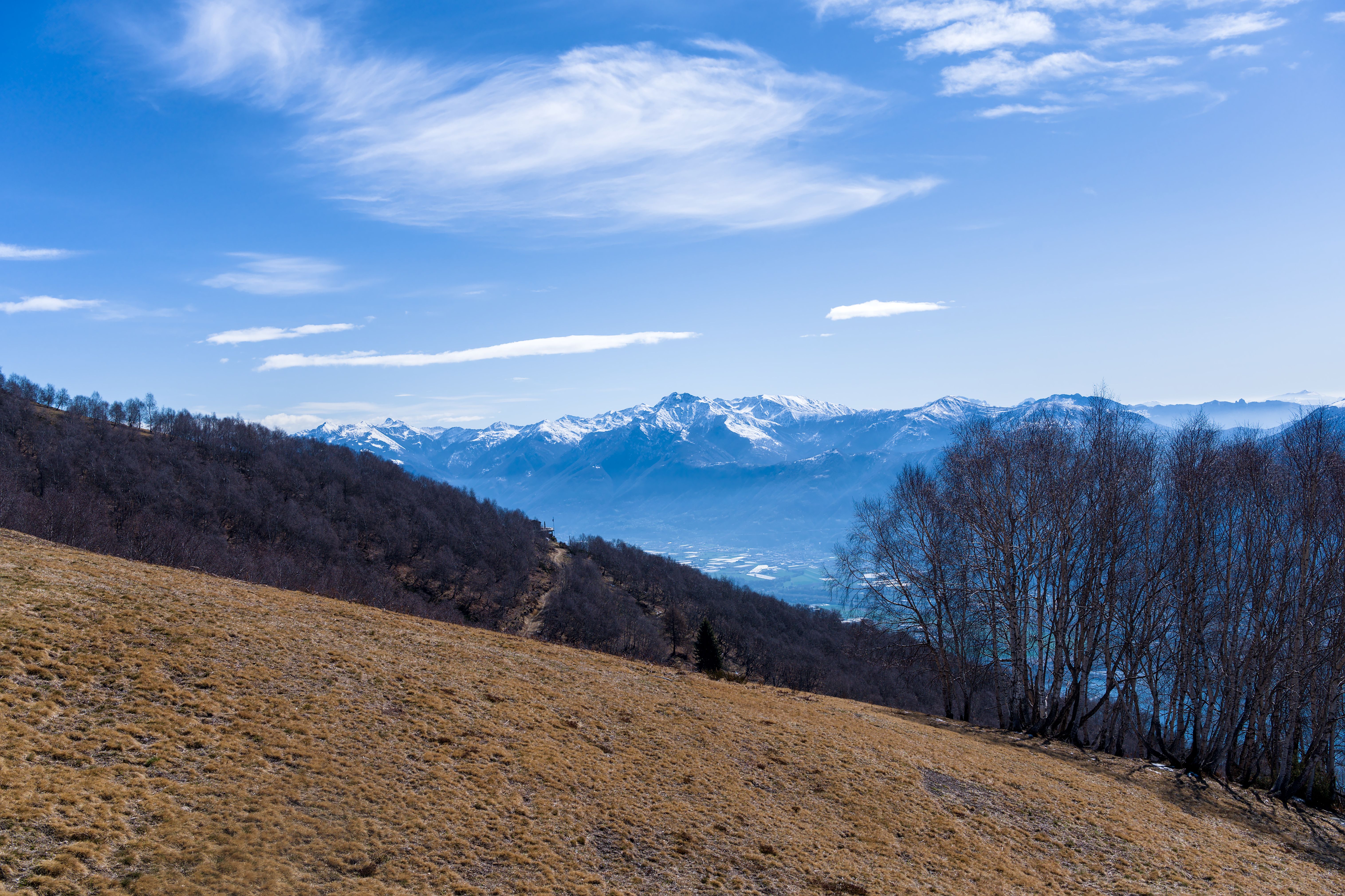 Scenic Alpine Landscape with Snowy Mountains · Free Stock Photo