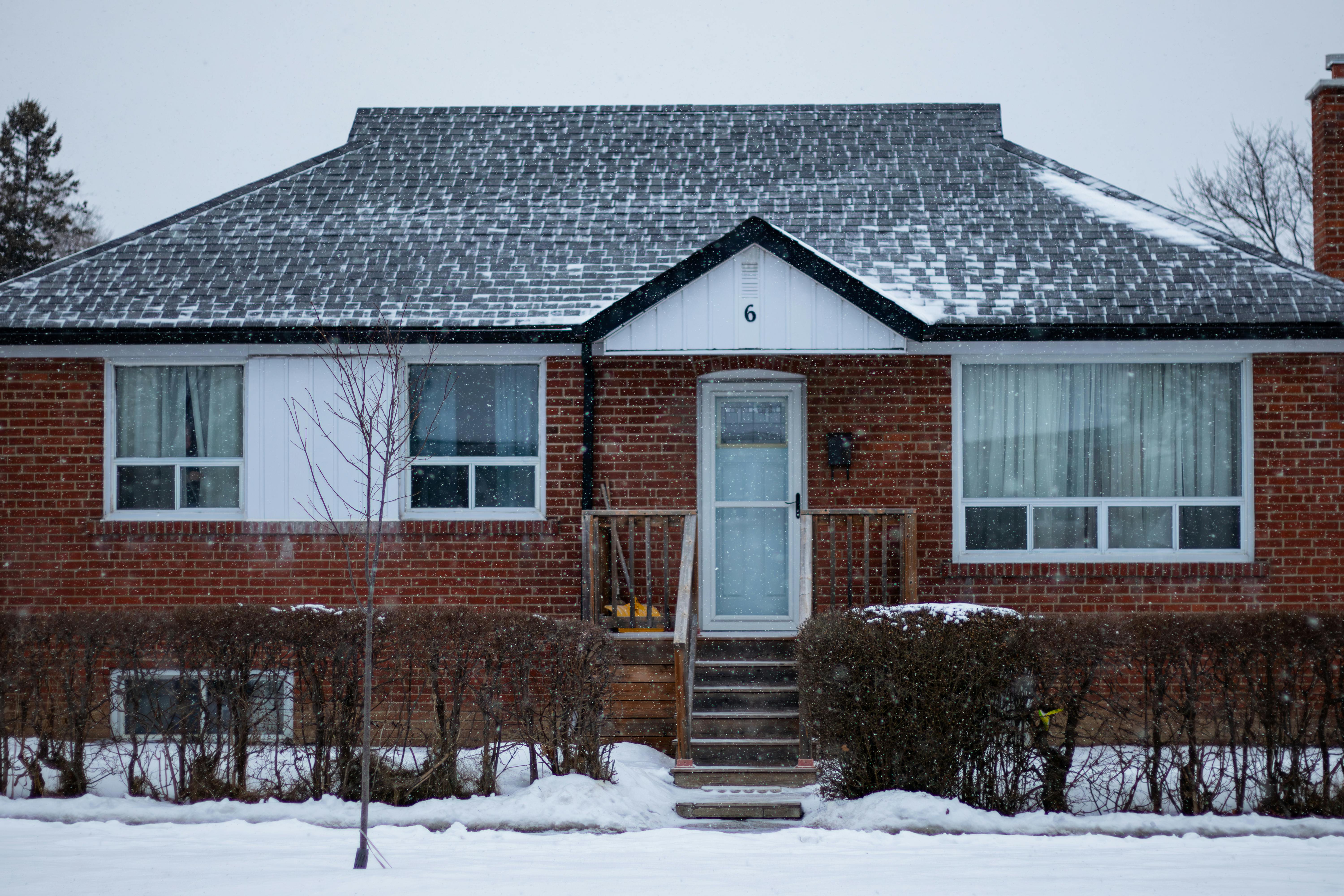 US home insurance premiums could surge over 200% in Southeast by 2035 — Photo by Anurag Jamwal on Pexels