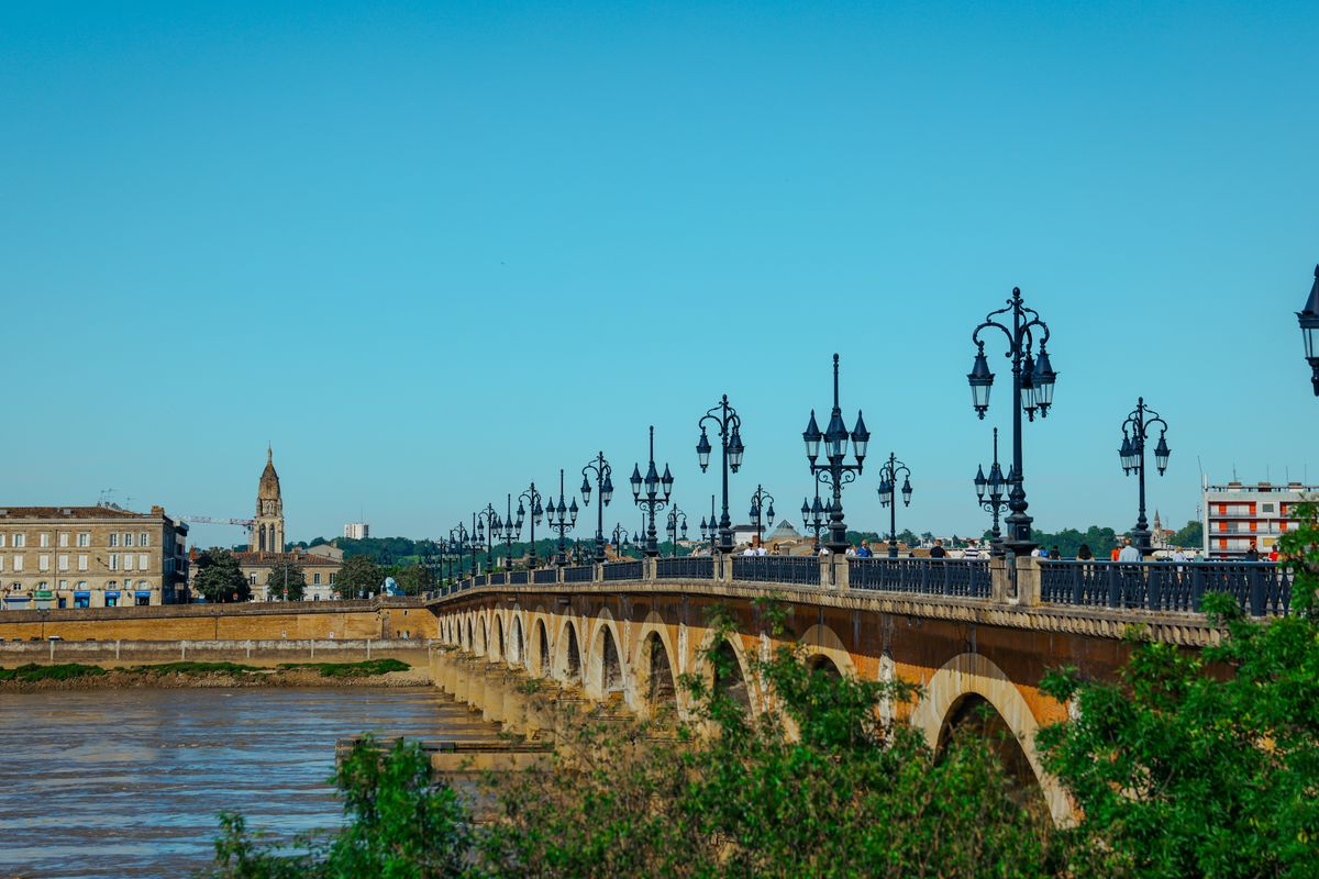 Investir à Bordeaux en 2026 - Comparatif : investir dans le neuf ou l’ancien à Bordeaux ?