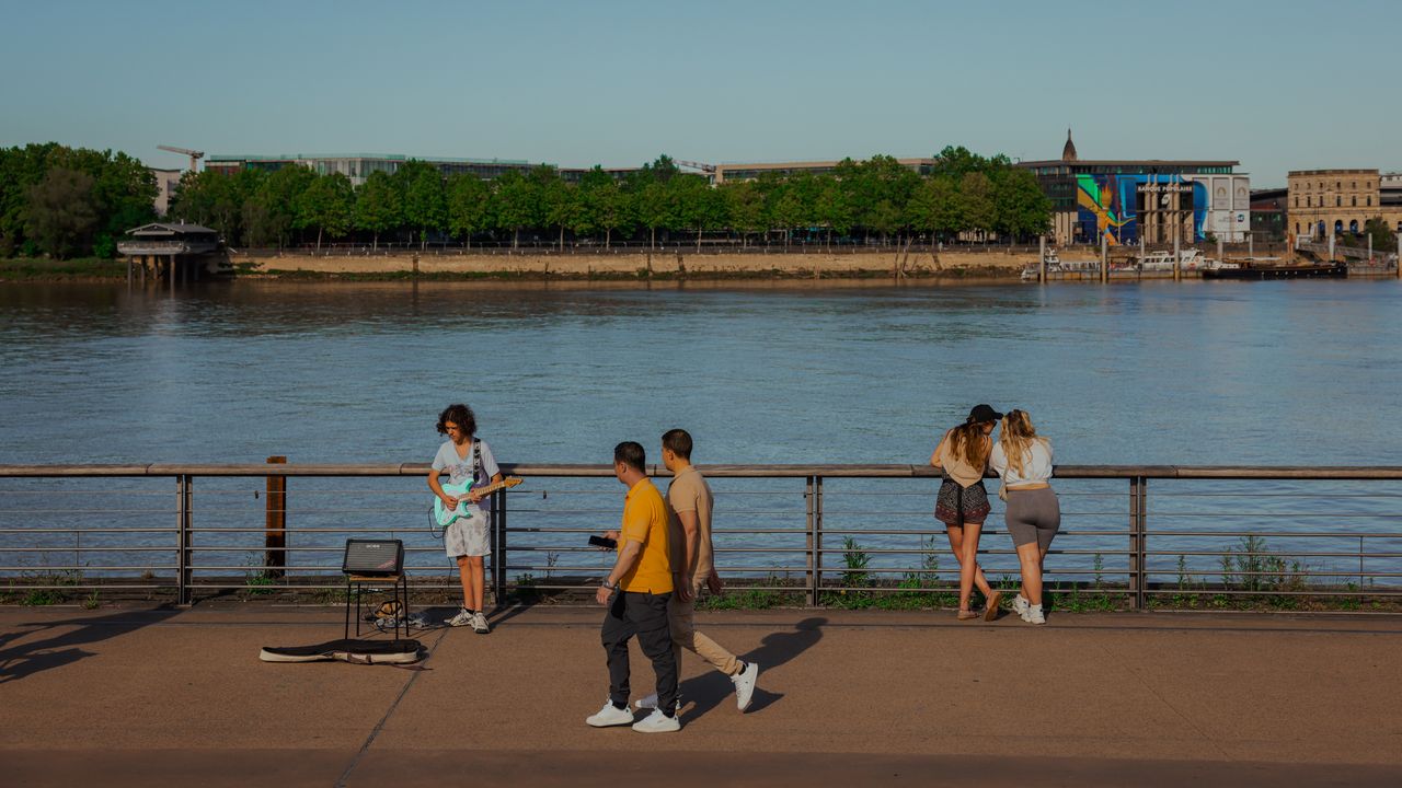 Info du midi : France sonnée, canicule qui s’atténue, affaire Grégory relancée