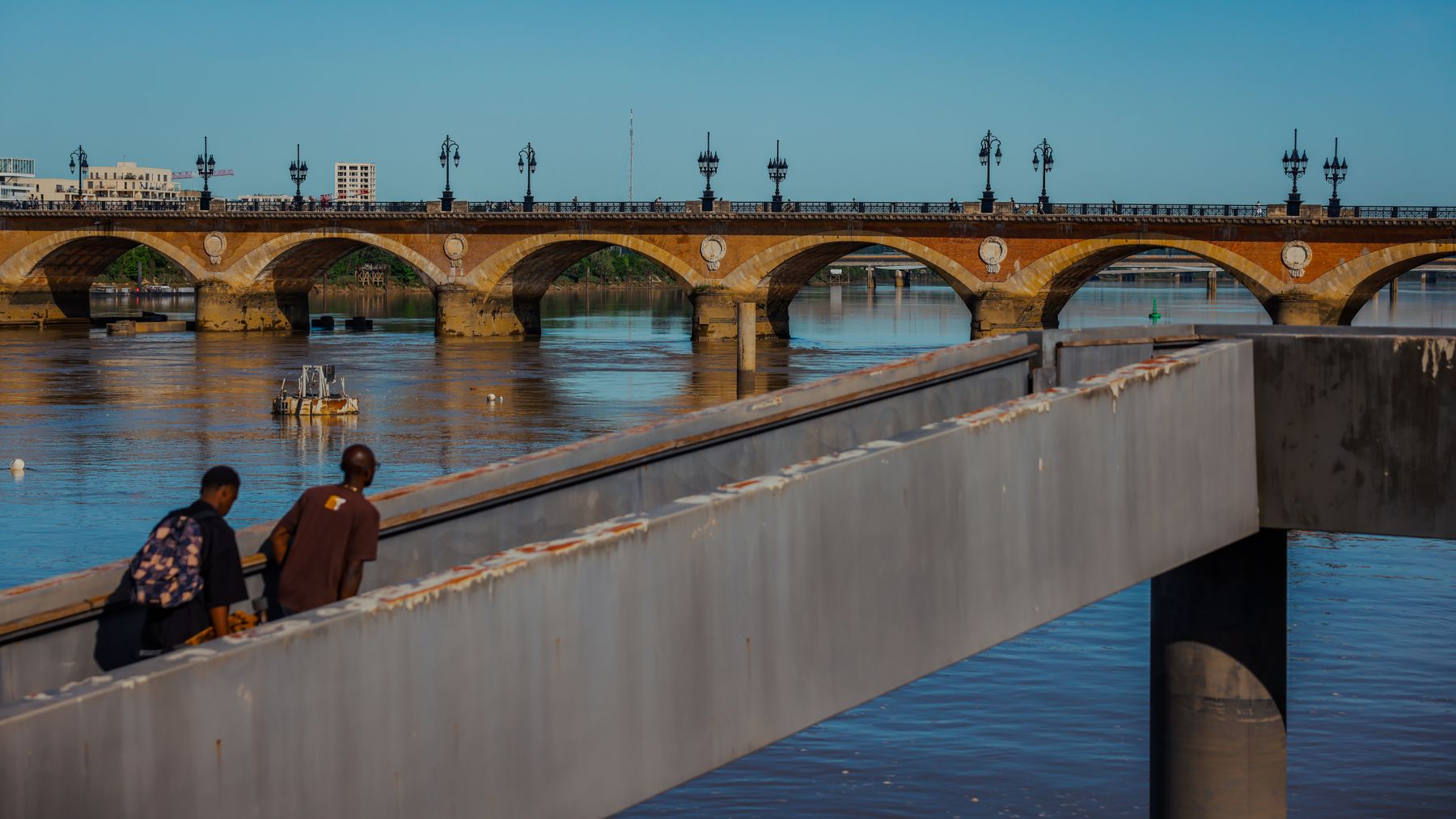 Pont de Pierre et Garonne à Bordeaux