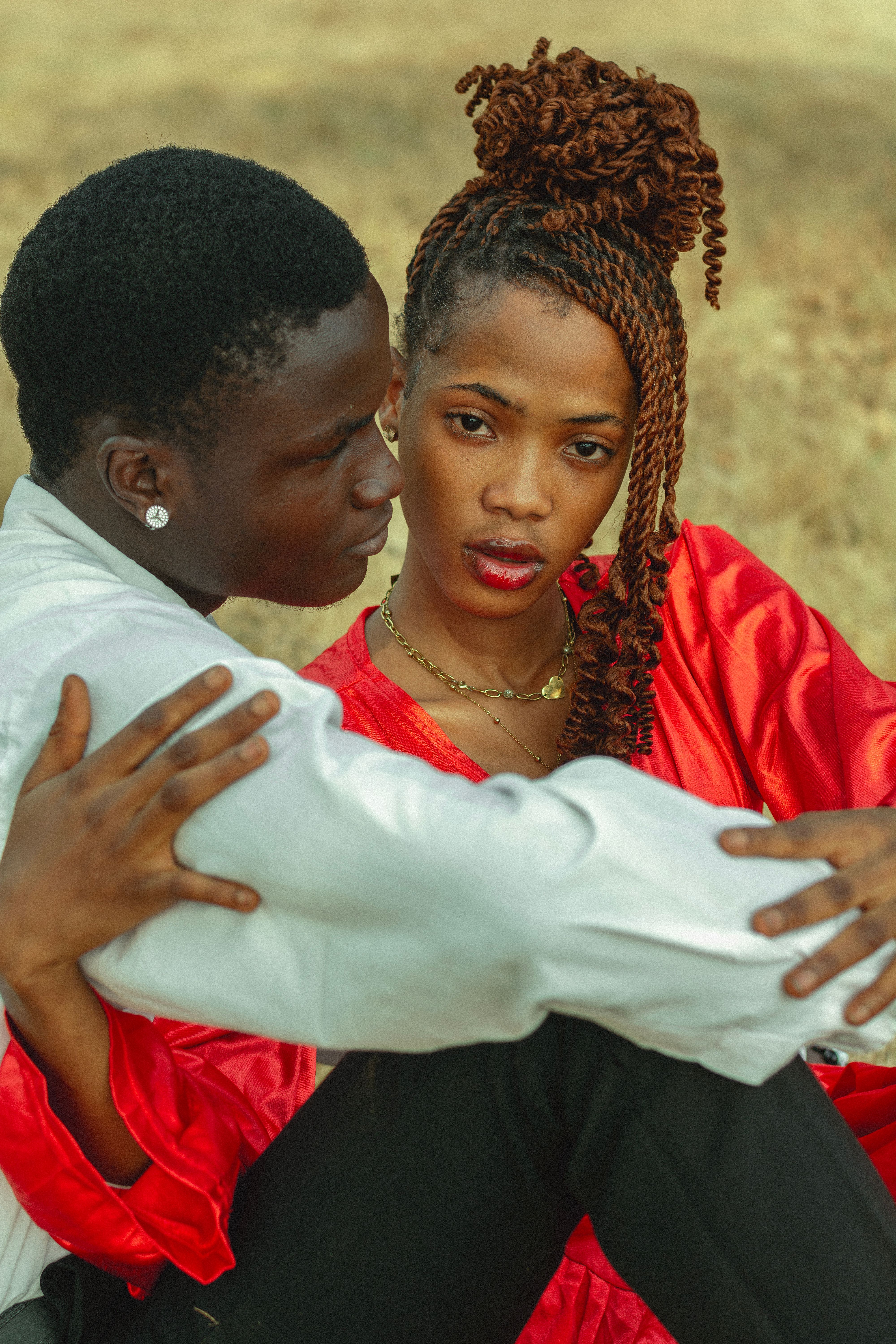 Romantic African Couple in Outdoor Embrace · Free Stock Photo