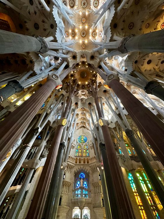 Intrincado Interior De La Basílica De La Sagrada Familia · Foto de ...