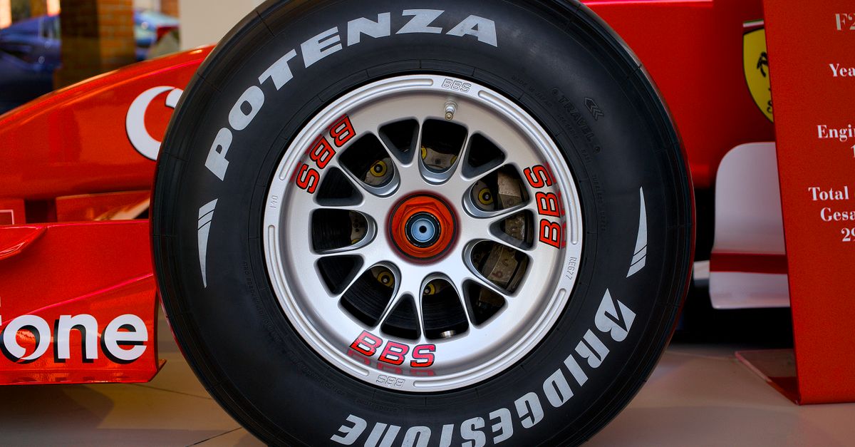Lindblad: o novato consistente que brilha na F1 2026!