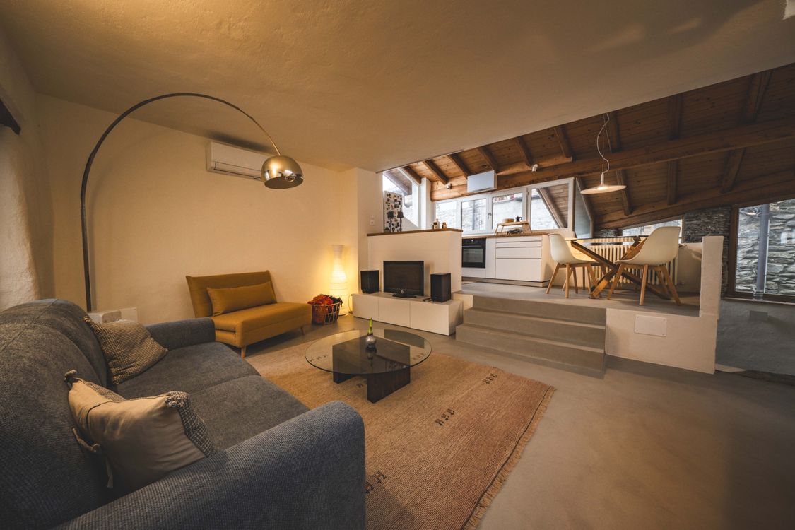 Cozy Modern Living Space in Calozzo, Lombardia · Free Stock Photo