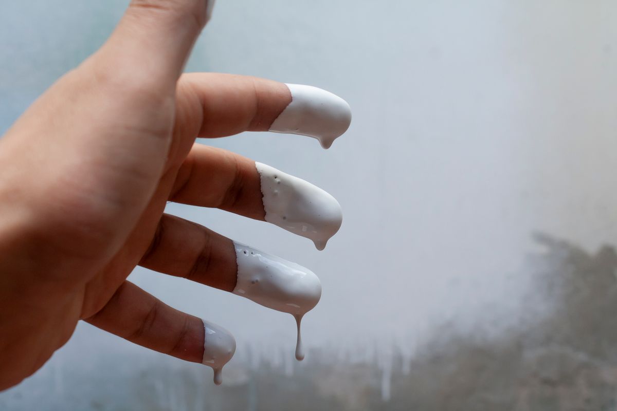 Peinture blanche qui jaunit : causes et prévention - Comment nettoyer une peinture blanche jaunie ?