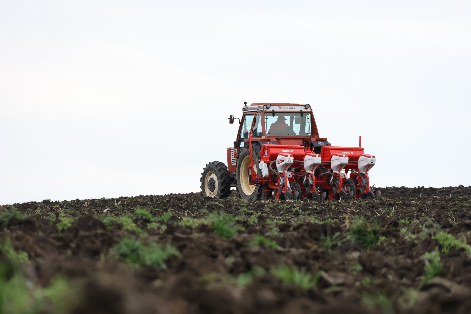 Premierul Bolojan cauzează criză agricolă dintr-un blocaj