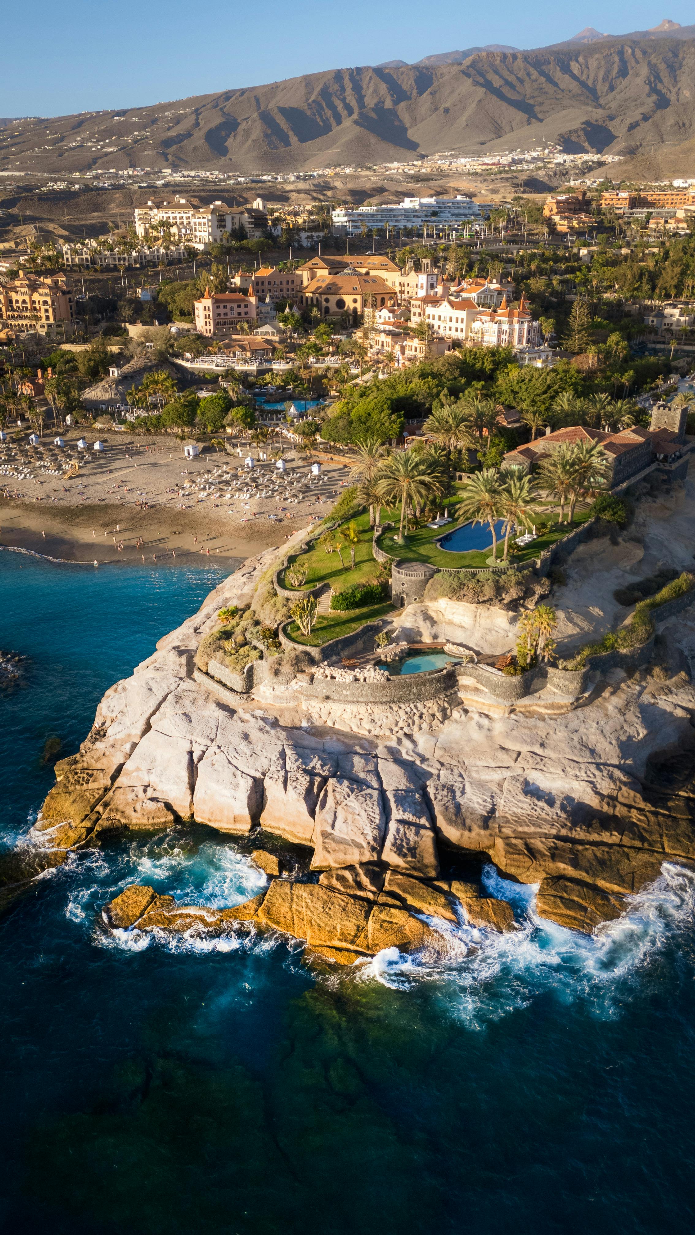 Villas de Rêve à Louer : Luxe, Piscine et Vue Imprenable Attendent !