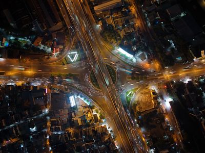 Fractal Geometry Optimizes Urban Planning for Efficiency and Sustainability