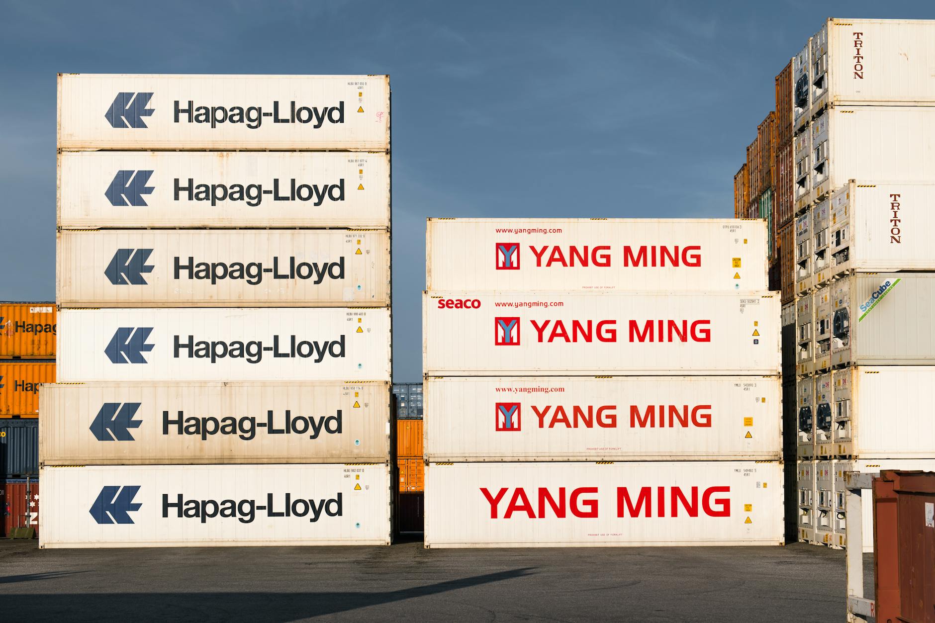 KARN global export and shipping containers