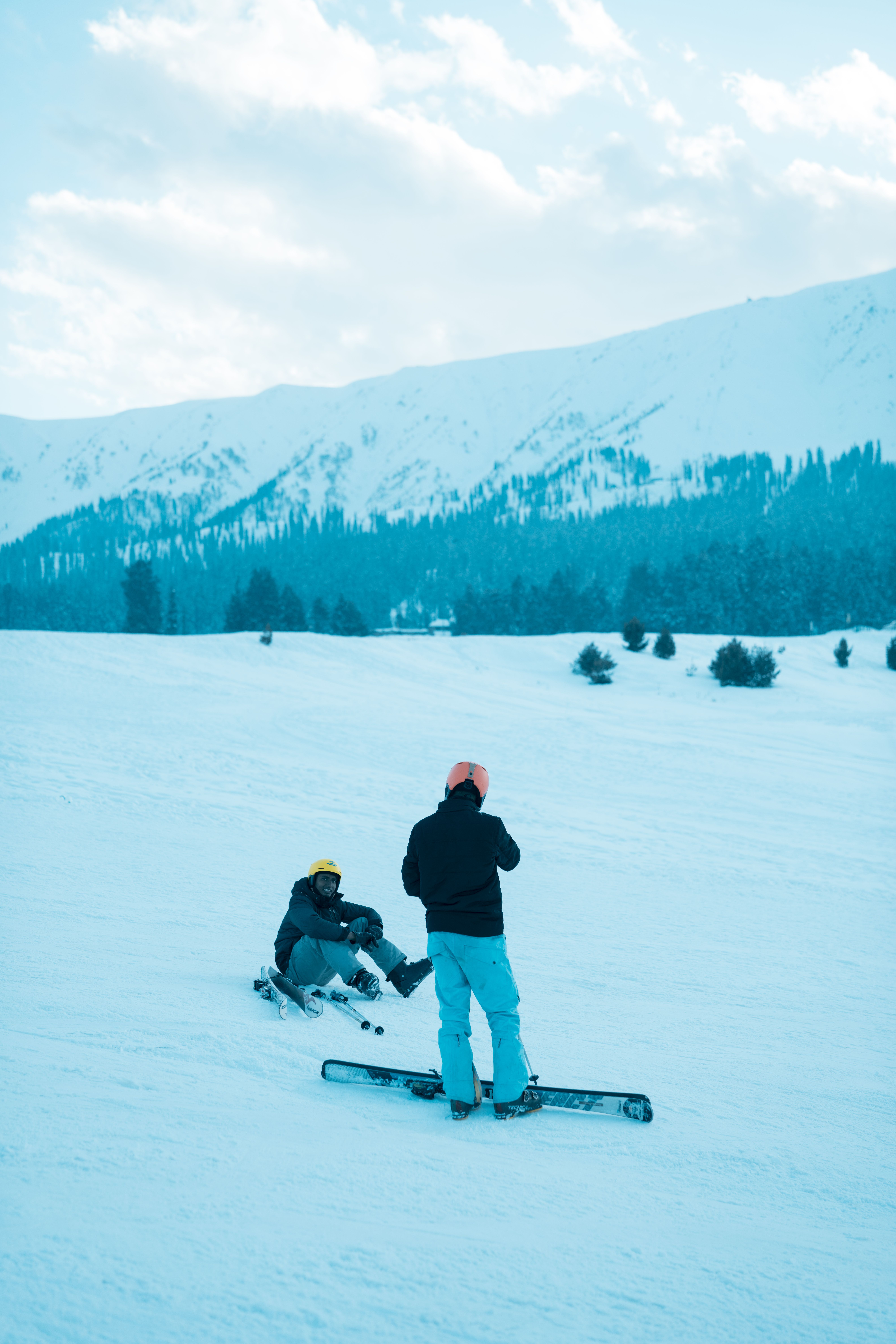 Gulmarg Skiing & Adventure Tour Kashmir Tour Package Holiday Vibez