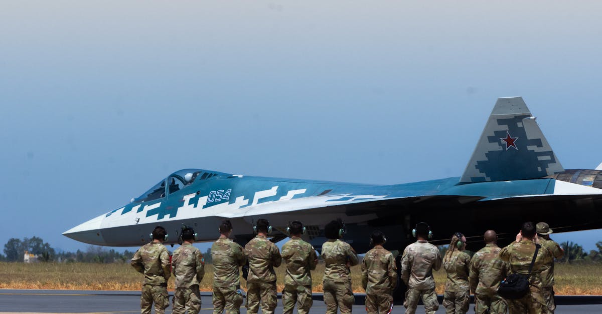 法國超大氣!傳不記陣風被擊落之仇,邀中國殲-10CE與PL-15E亮相巴黎航展