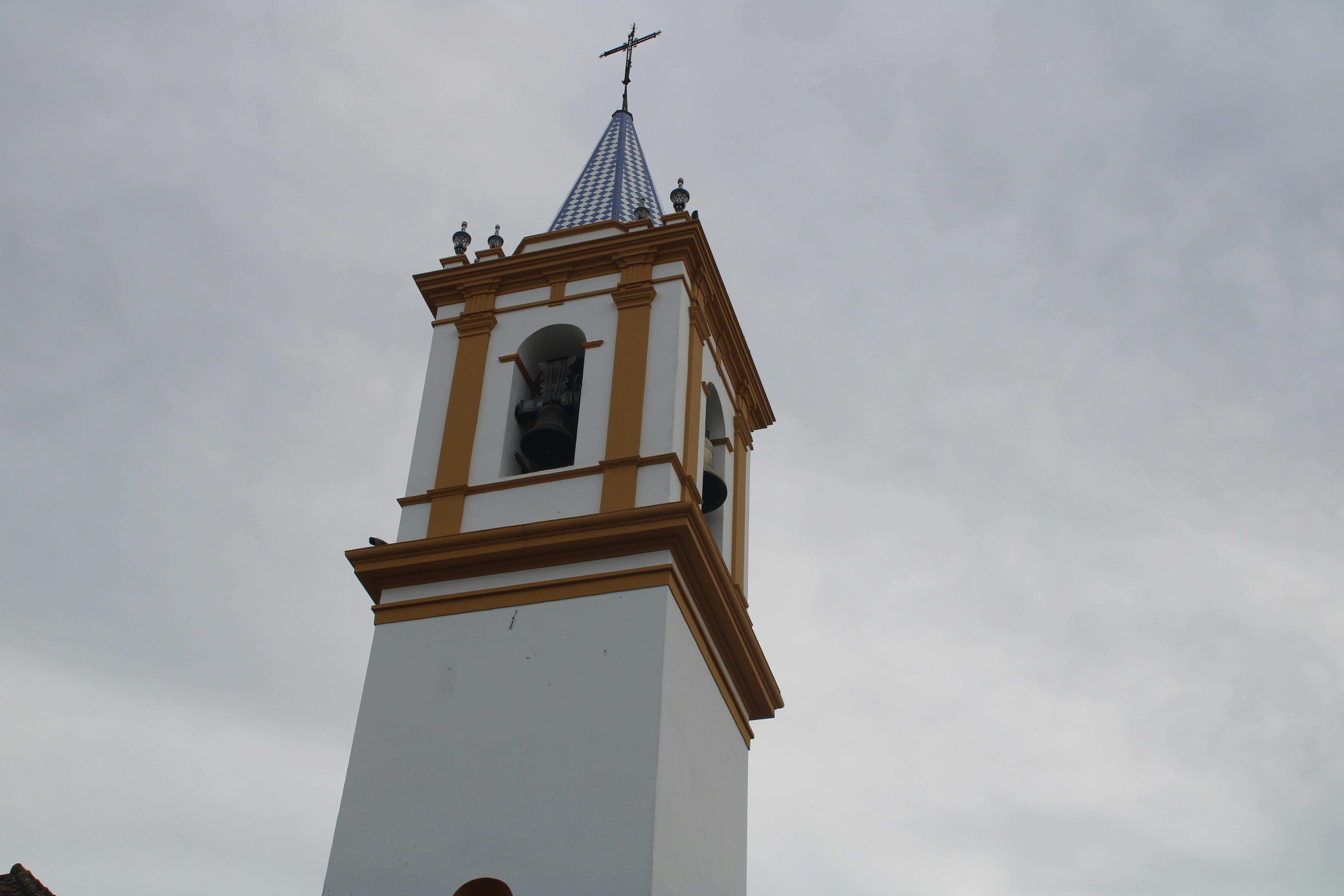 torre campanario del templo