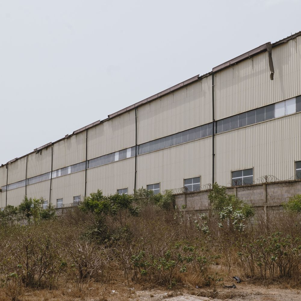 Dormansland — belongings being loaded for transport to storage