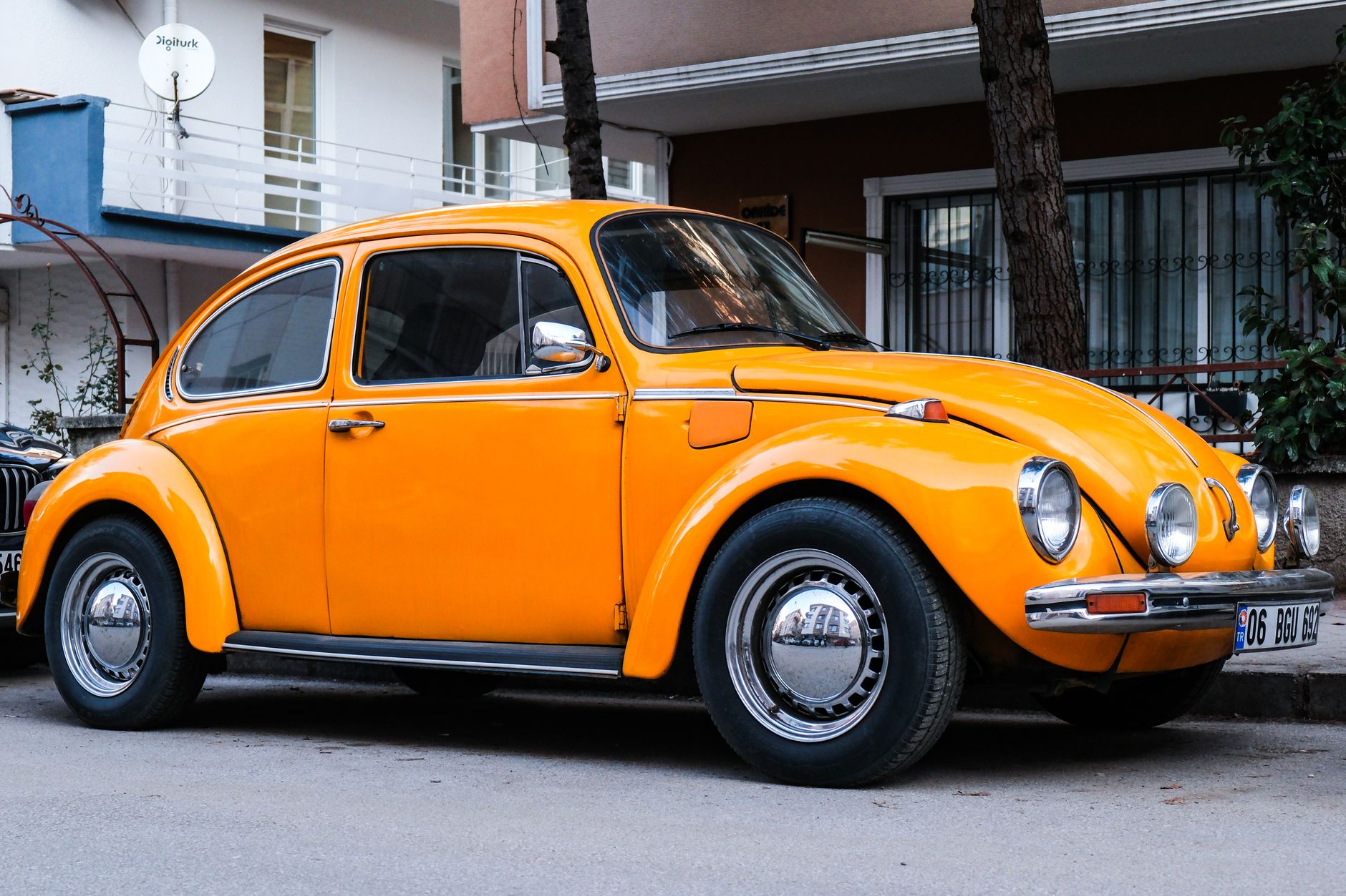 Volkswagen Layoffs 2026: CEO Oliver Blume Eyes to Cut 1 Lakh Jobs, End Production in 4 Plants – What’s Wrong Inside World’s No.2 Carmaker