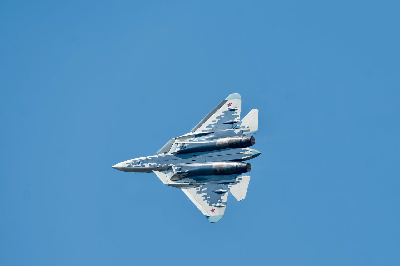 Ruski borbeni zrakoplov Su-57 na pisti
