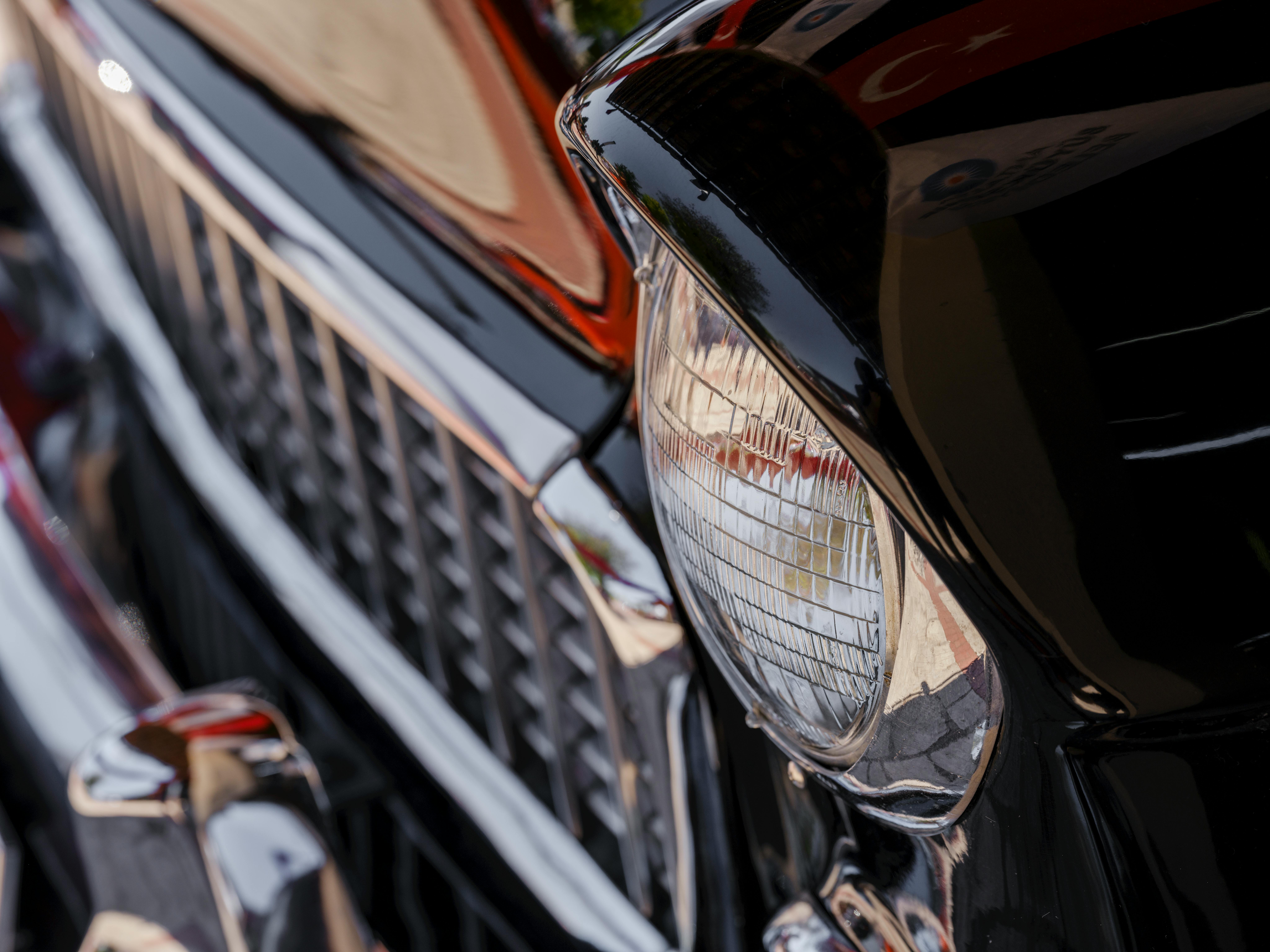 AI is helping General Motors to avoid expensive supply chain interruptions like hurricanes and material shortages — Photo by 