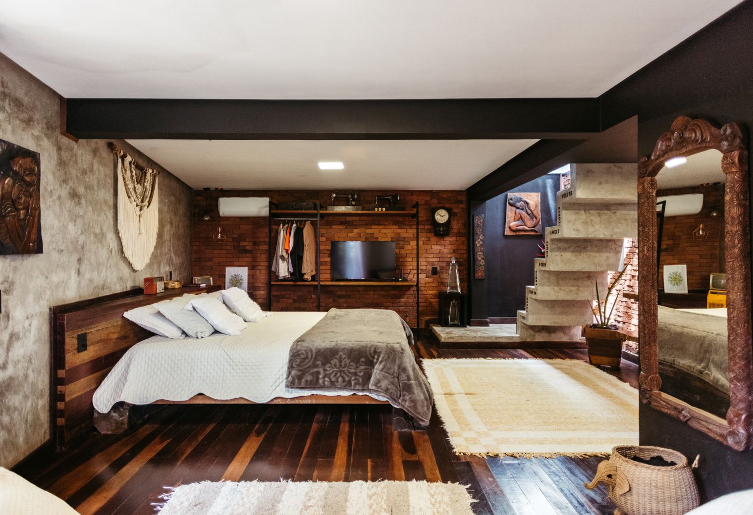 Burgh le Marsh — professional movers carrying furniture on a house move