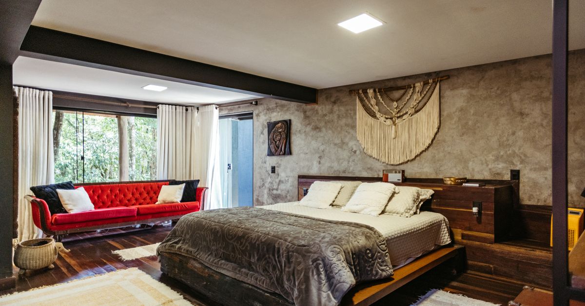 Spacious bedroom with modern decor in Santa Teresa, Brazil Airbnb.