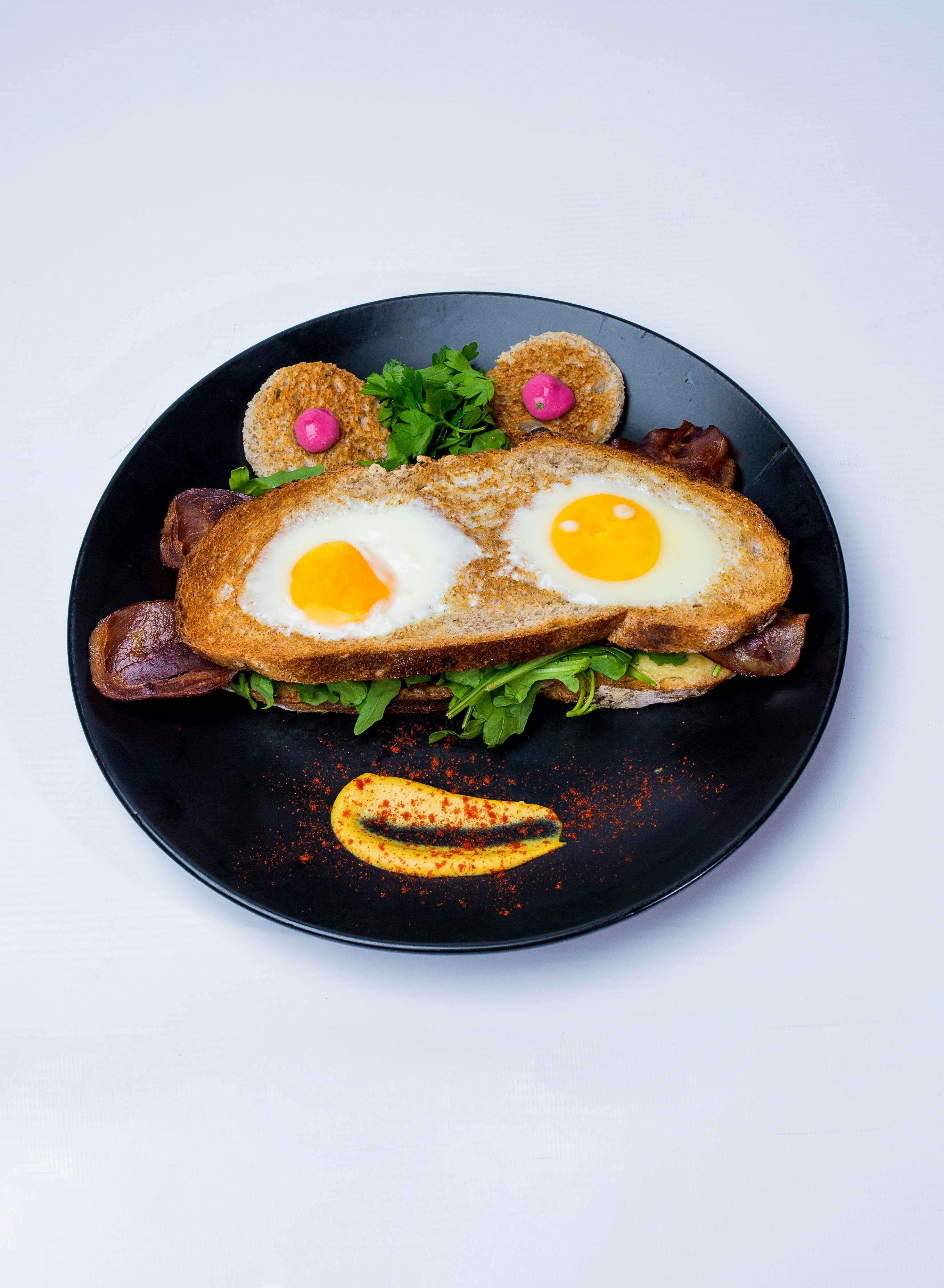 Egg-in-a-Hole With Crispy Potatoes