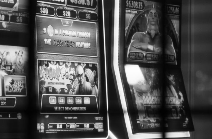Online Casino: Spielautomaten und Live-Spiele im Überblick