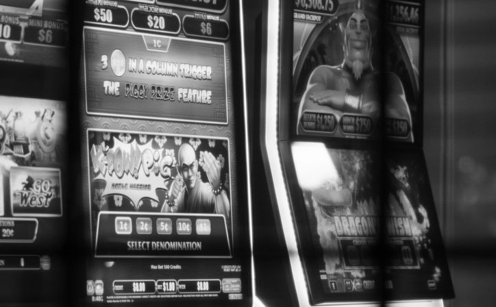 Online Casino: Spielautomaten und Live-Spiele im Überblick