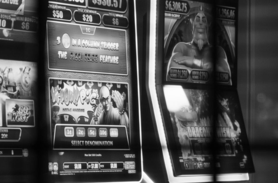 Online Casino: Spielautomaten und Live-Spiele im Überblick