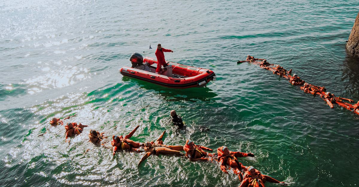Boating Rescue Water Rescue Training with Lifeguards and Rescue Boat · Free Stock Photo