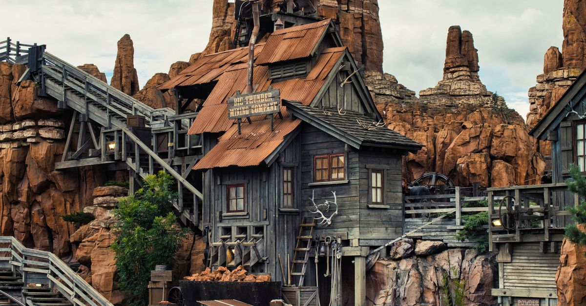 Mining Rustic Rustic Mining Building at Big Thunder Mountain · Free Stock Photo