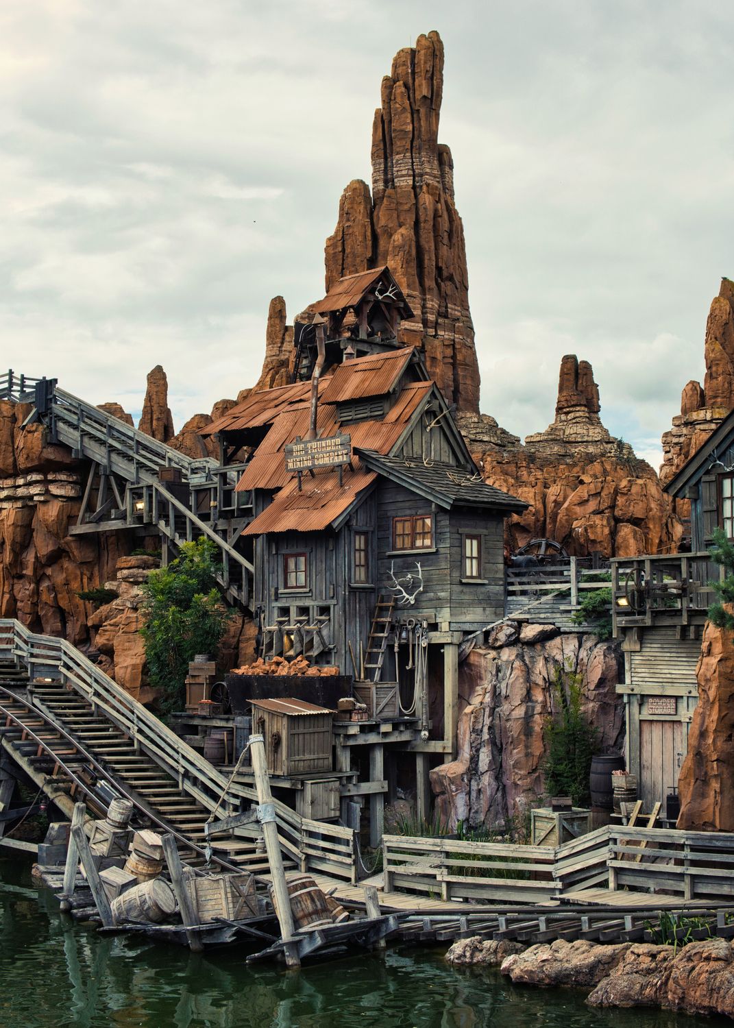 Mining Rustic Rustic Mining Building at Big Thunder Mountain · Free Stock Photo
