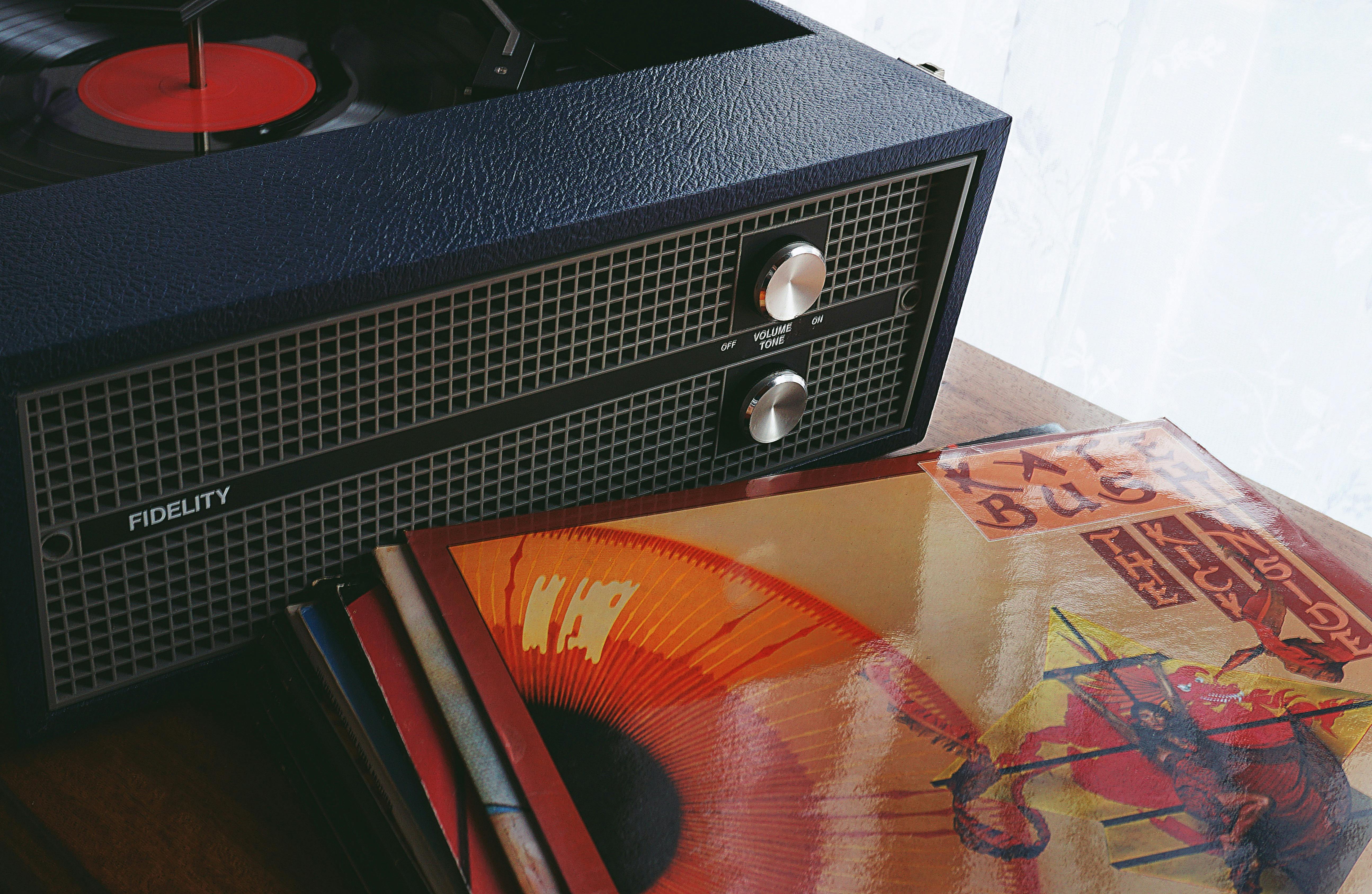 Black Vinyl Record Playing on Turntable \u00b7 Free Stock Photo