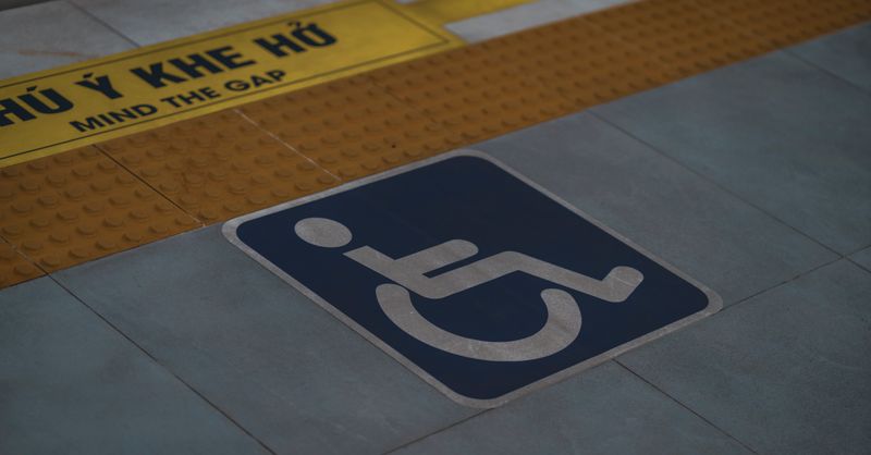 PMR Définition : Normes Accessibilité 2026