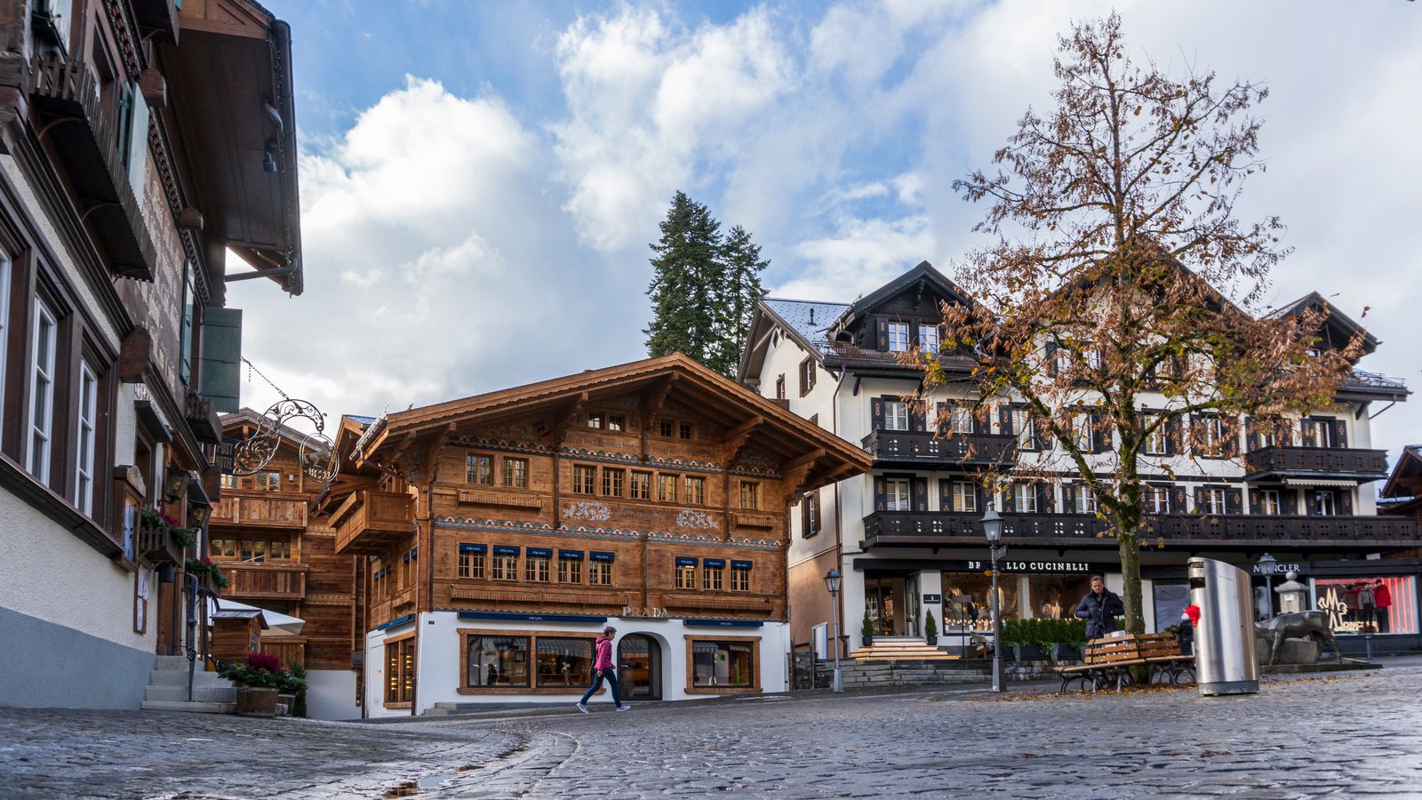 Gstaad village square