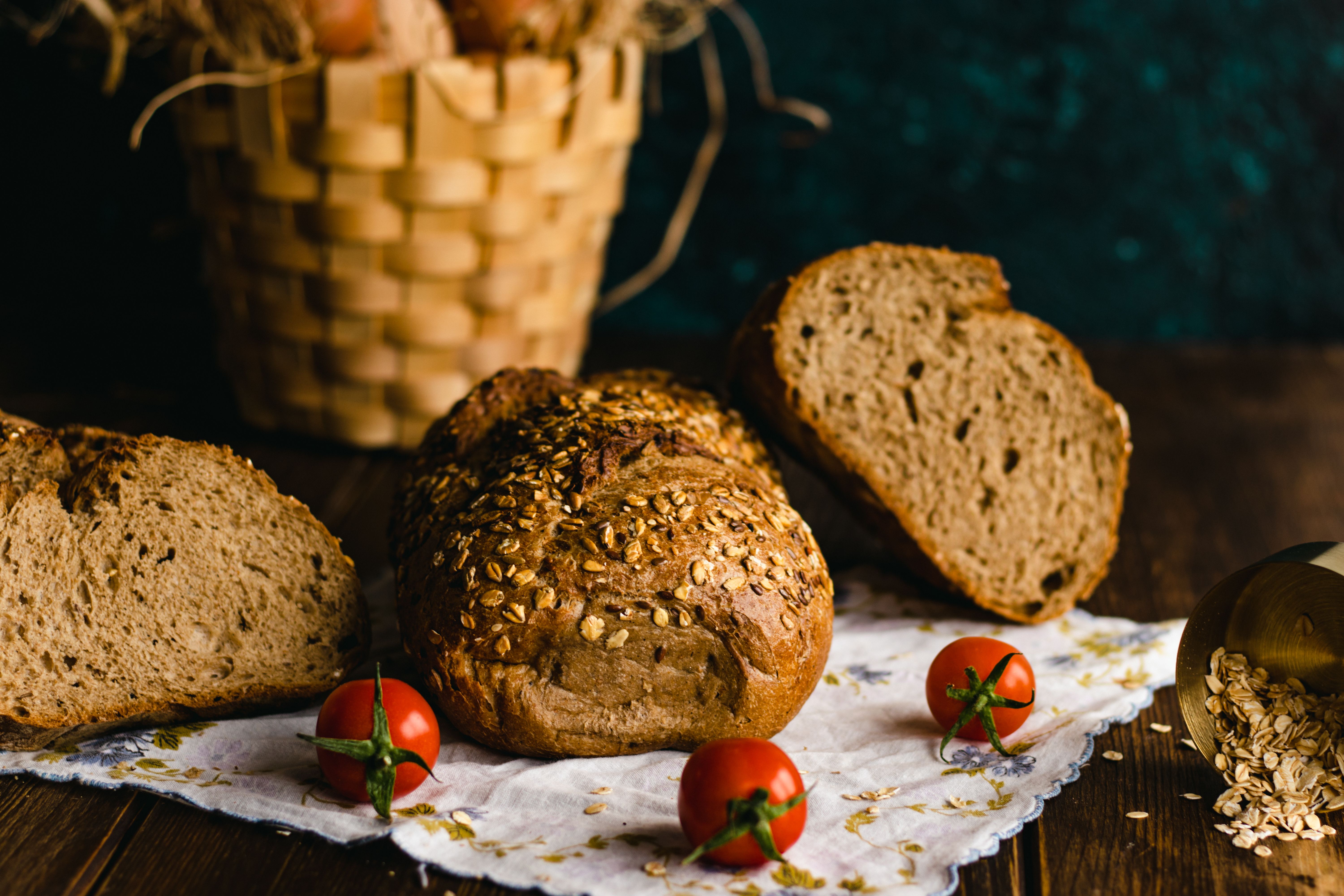 Longitudinal associations of dietary fiber and its source with 48-week weight loss maintenance, cardiometabolic risk factors 