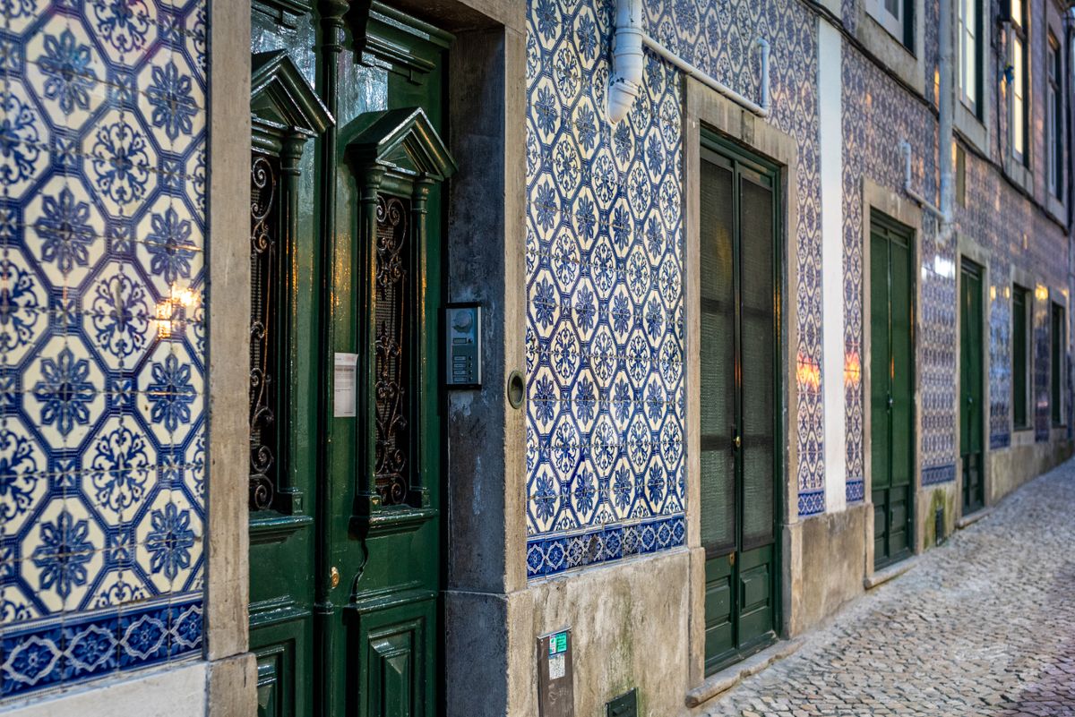 What the Tiles Remember