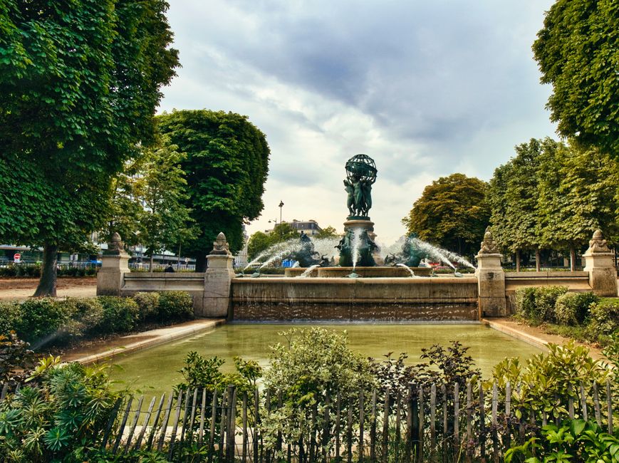 Beautiful spring day at Jardin du Luxembourg in Paris