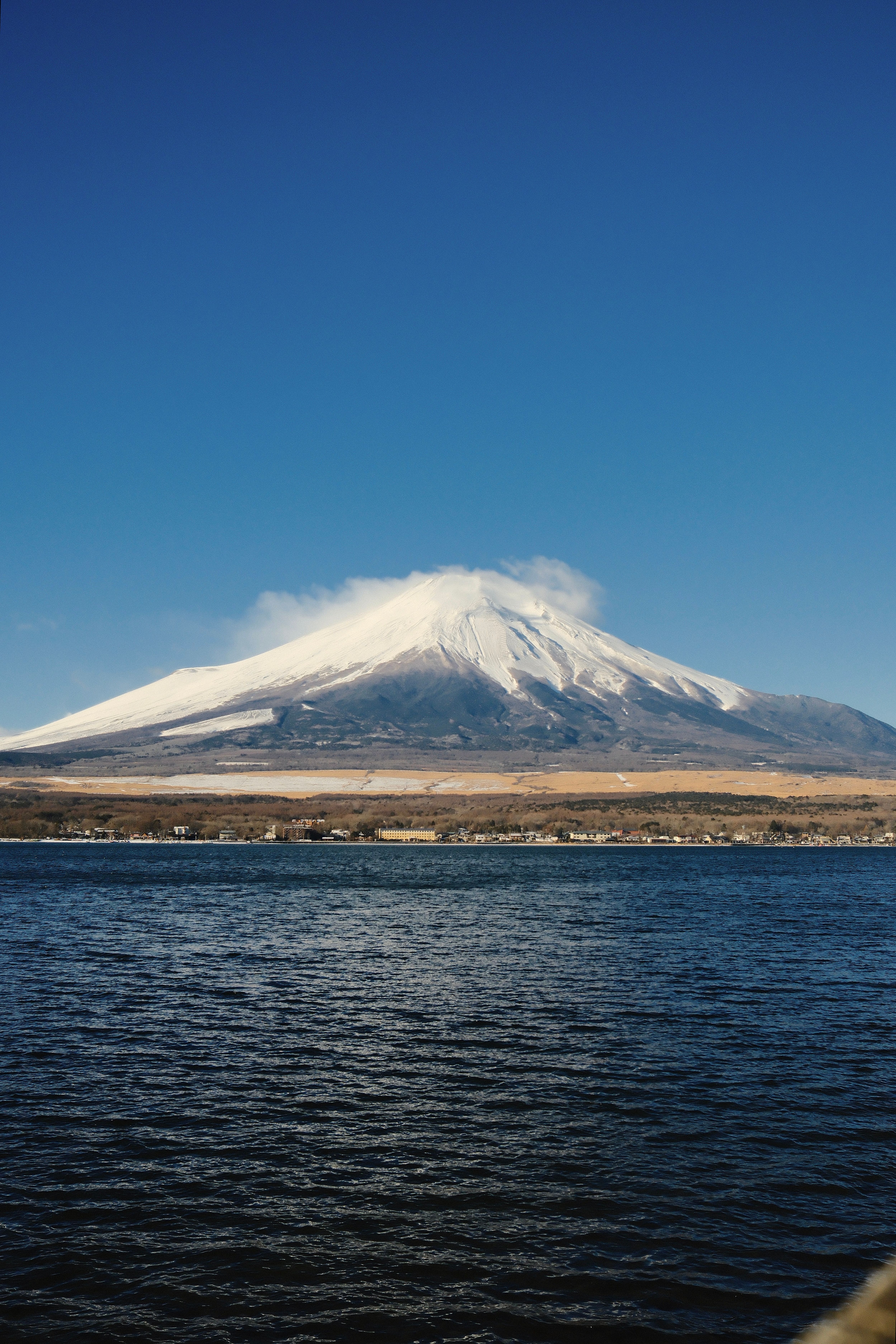 Mount Fuji Reflecting on Yamanaka Lake in Tokyo · Free Stock Photo