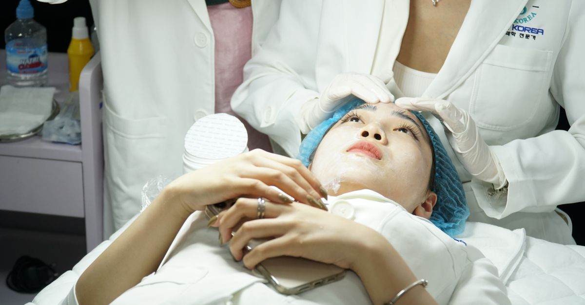 Top 10 dermatologists in Kolkata
