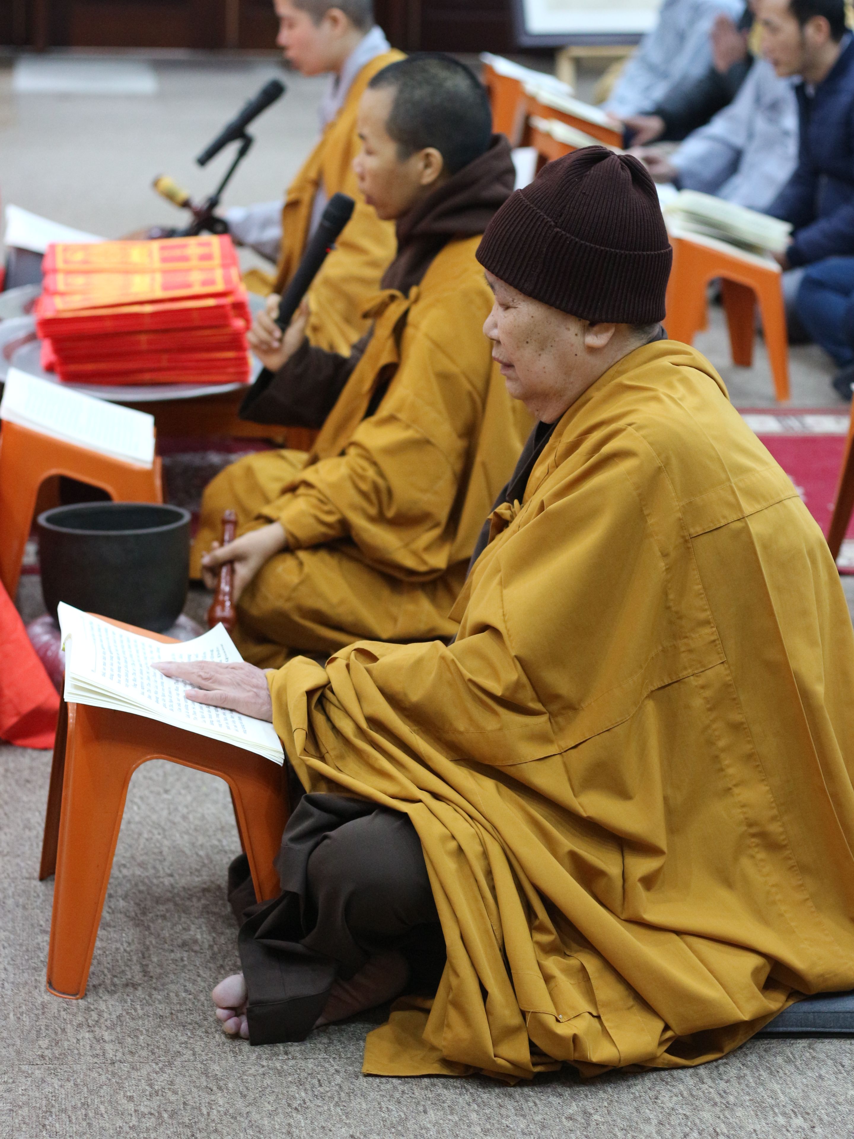 Meditation and Chanting in a Buddhist Temple · Free Stock Photo