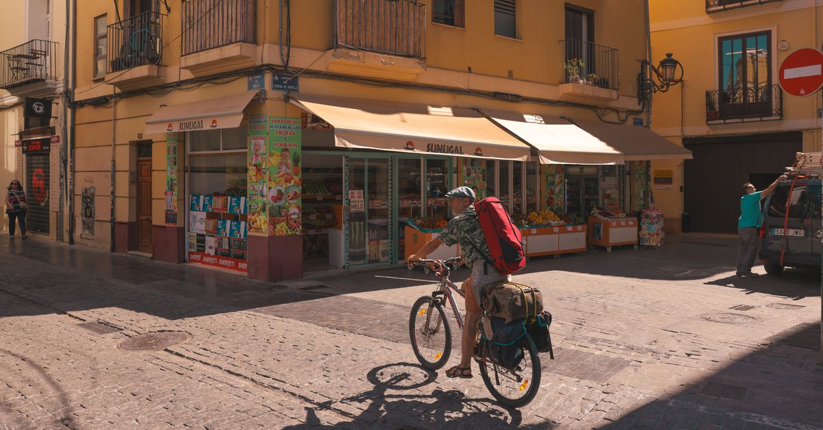 10 Must-Know Travel Hacks for Budget Travelers