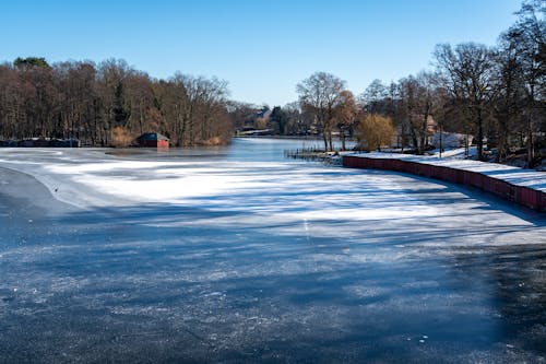How Snow Changes Sound—The Science of Winter Silence