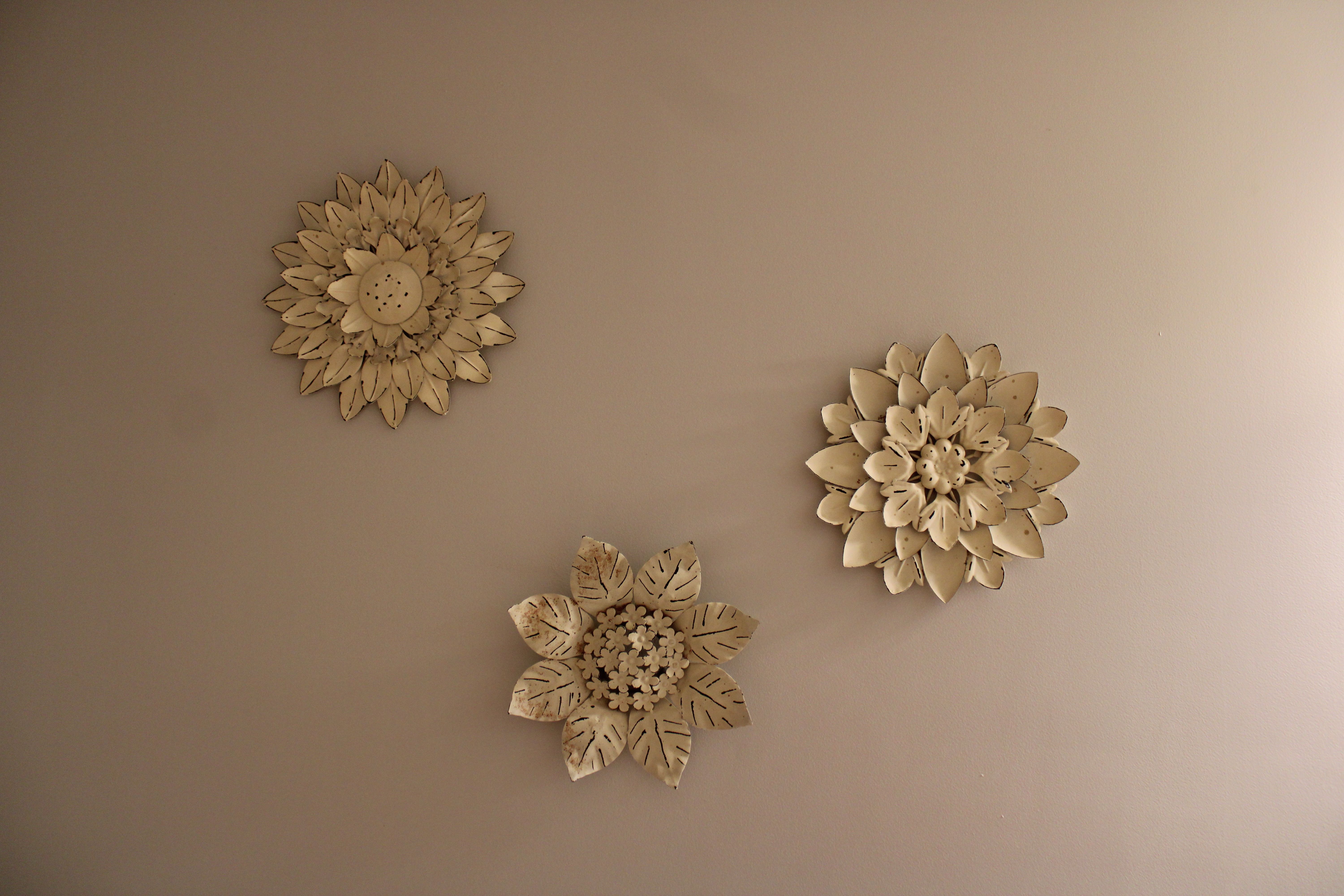 Summer Wall Decor for Bedrooms vs. Living Rooms: Which Big W
