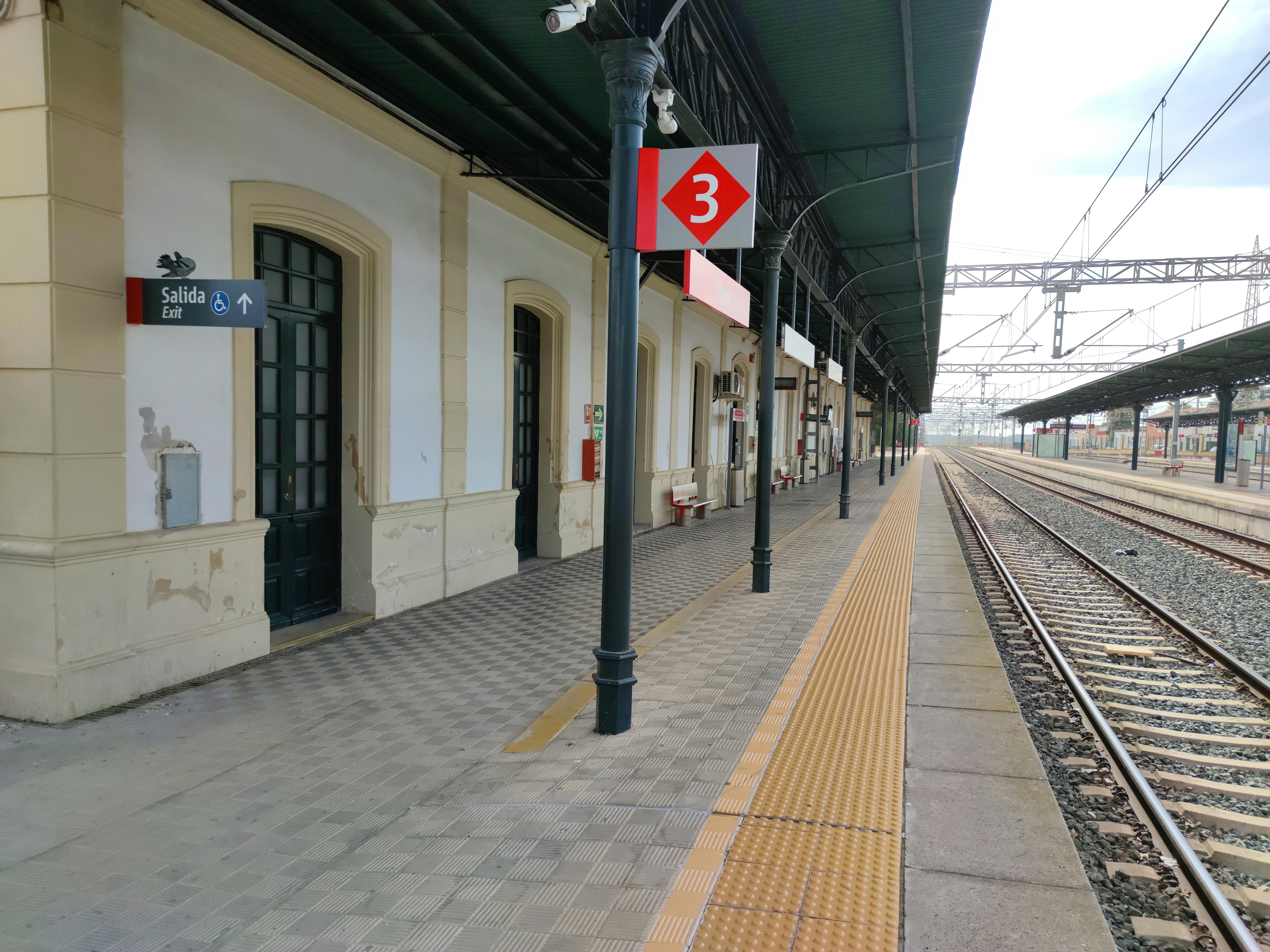 andén principal de la estación