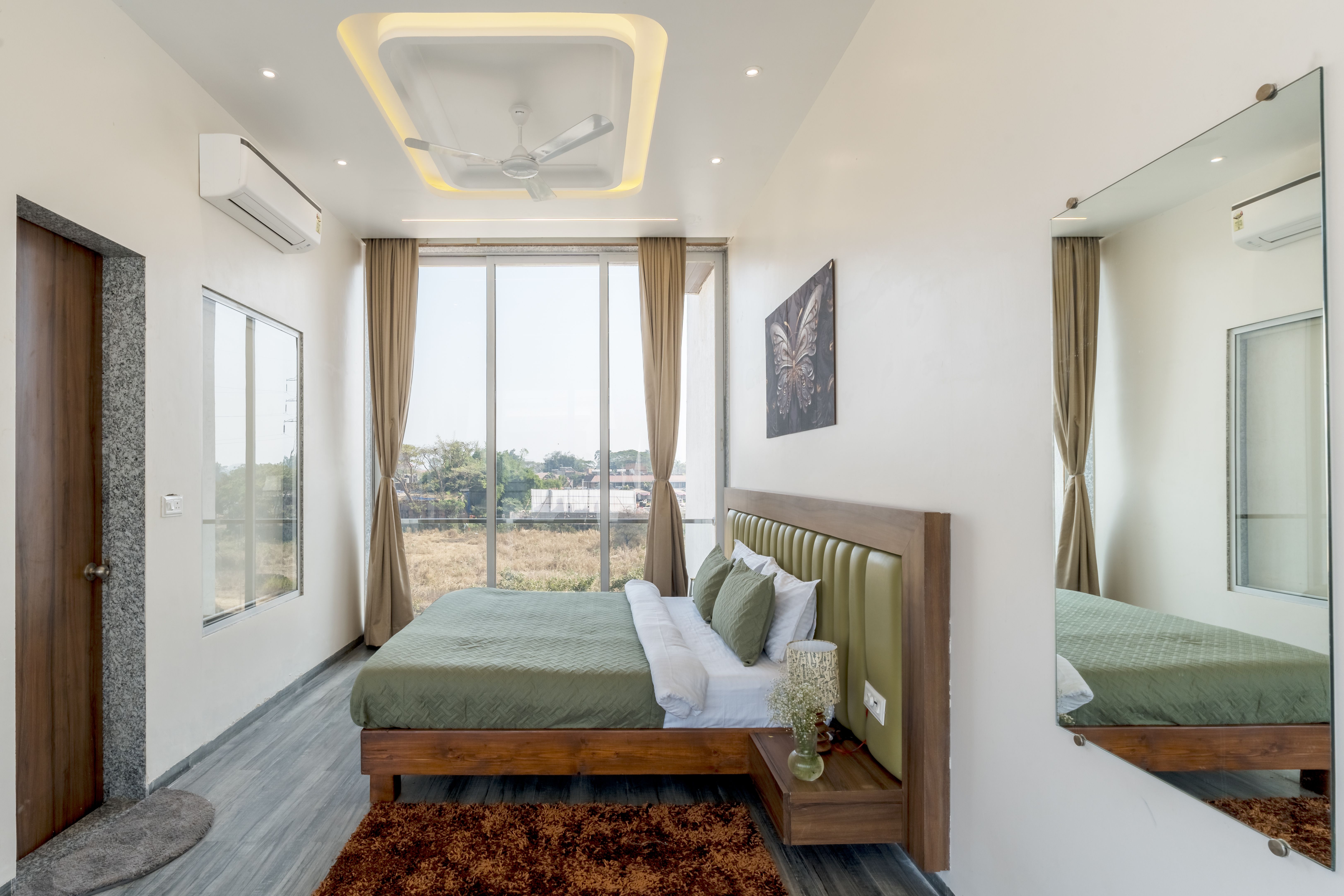 Modern Bedroom with Floor-to-Ceiling Windows · Free Stock Photo