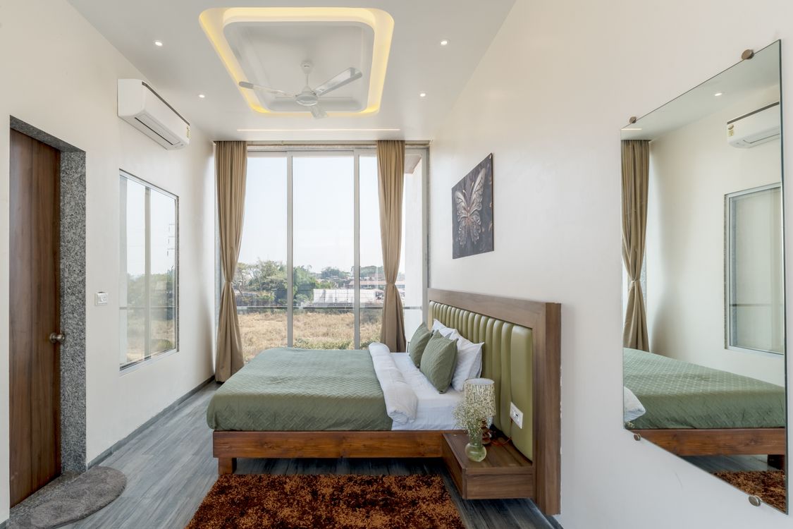Modern Bedroom with Floor-to-Ceiling Windows · Free Stock Photo
