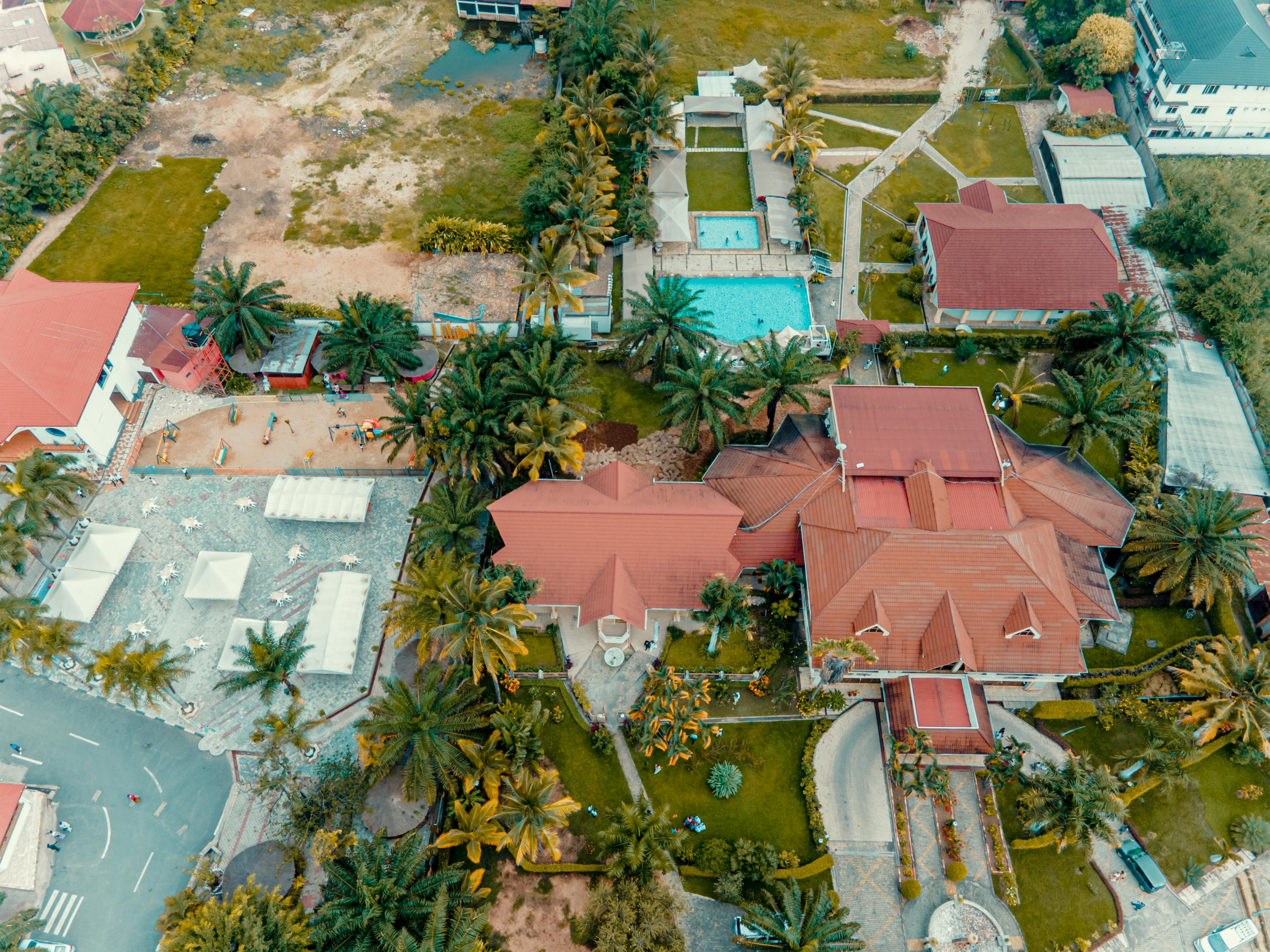 How to Invest in Real Estate: 5 Ways to Get Started — Photo by Chris wade NTEZICIMPA on Pexels