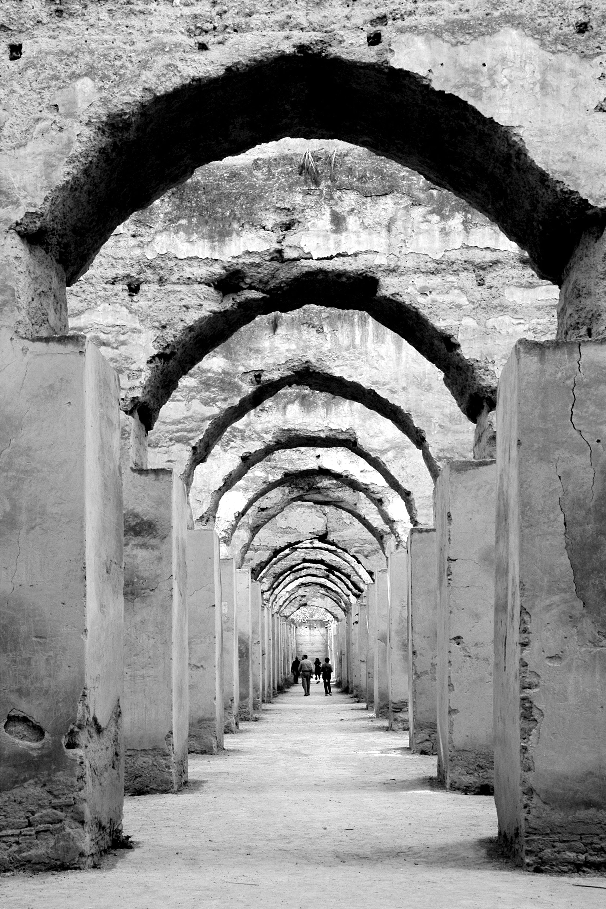 Historic Stone Arches in Black and White · Free Stock Photo